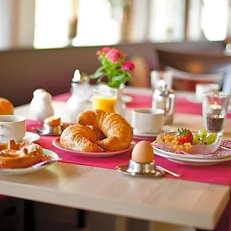 호텔 Wuermtaler Gaestehaus 3*