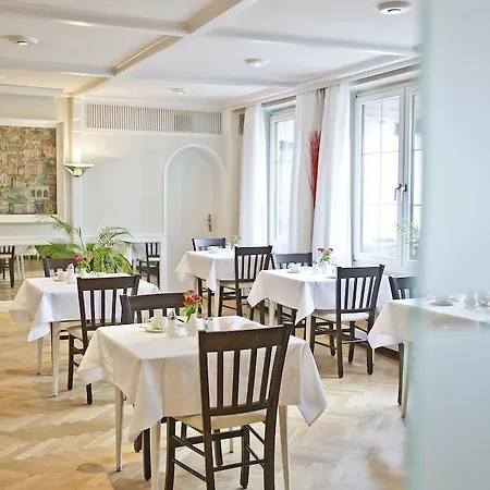Wuermtaler Gaestehaus Gräfelfing